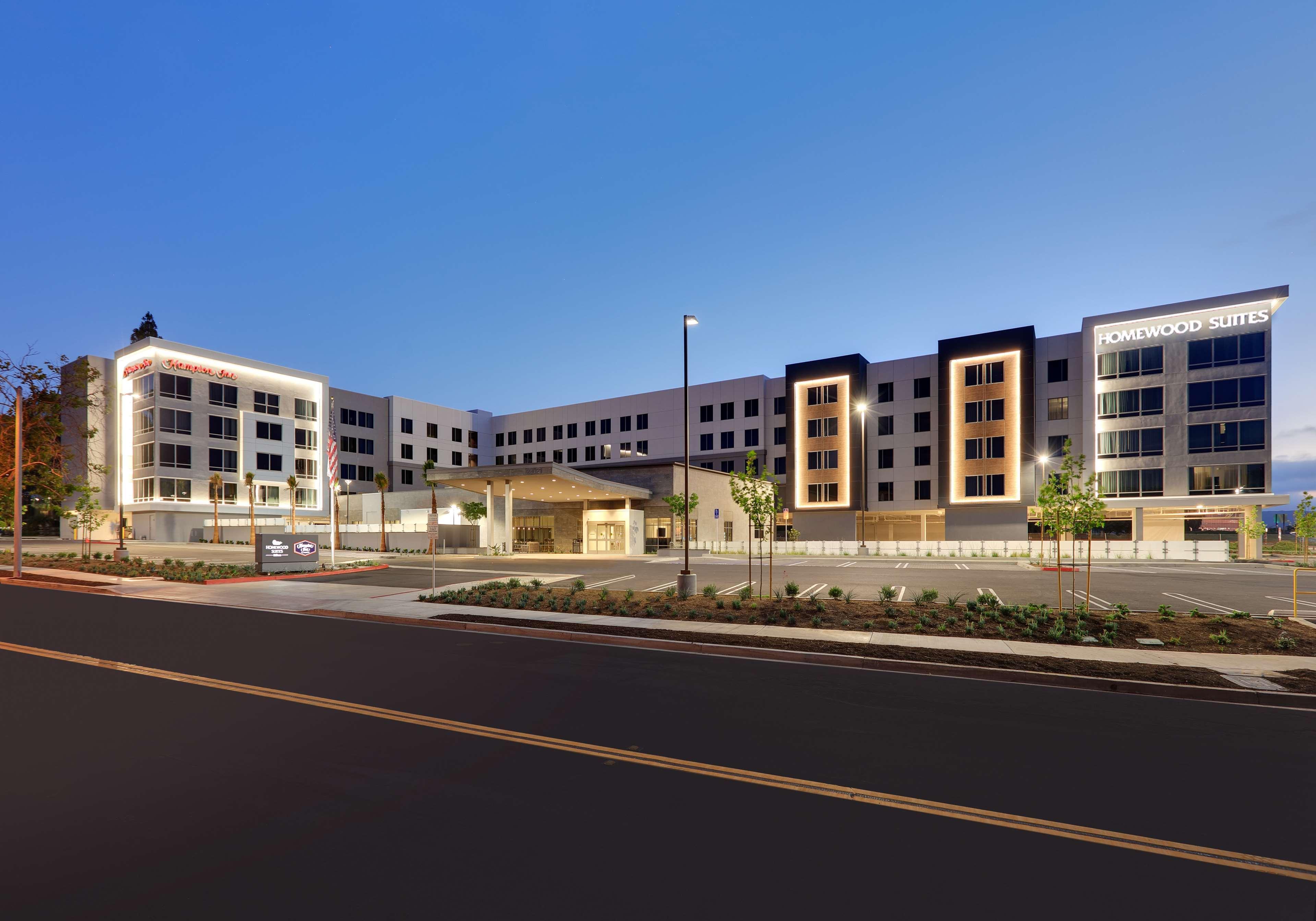 Hampton By Hilton Irvine Spectrum Forest 3*