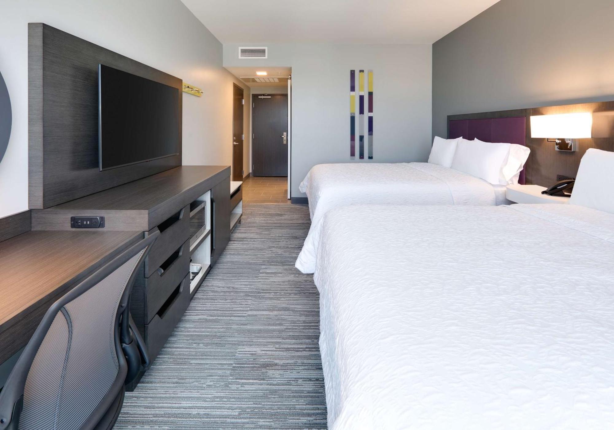Hotel Hampton By Hilton Irvine Spectrum Forest
