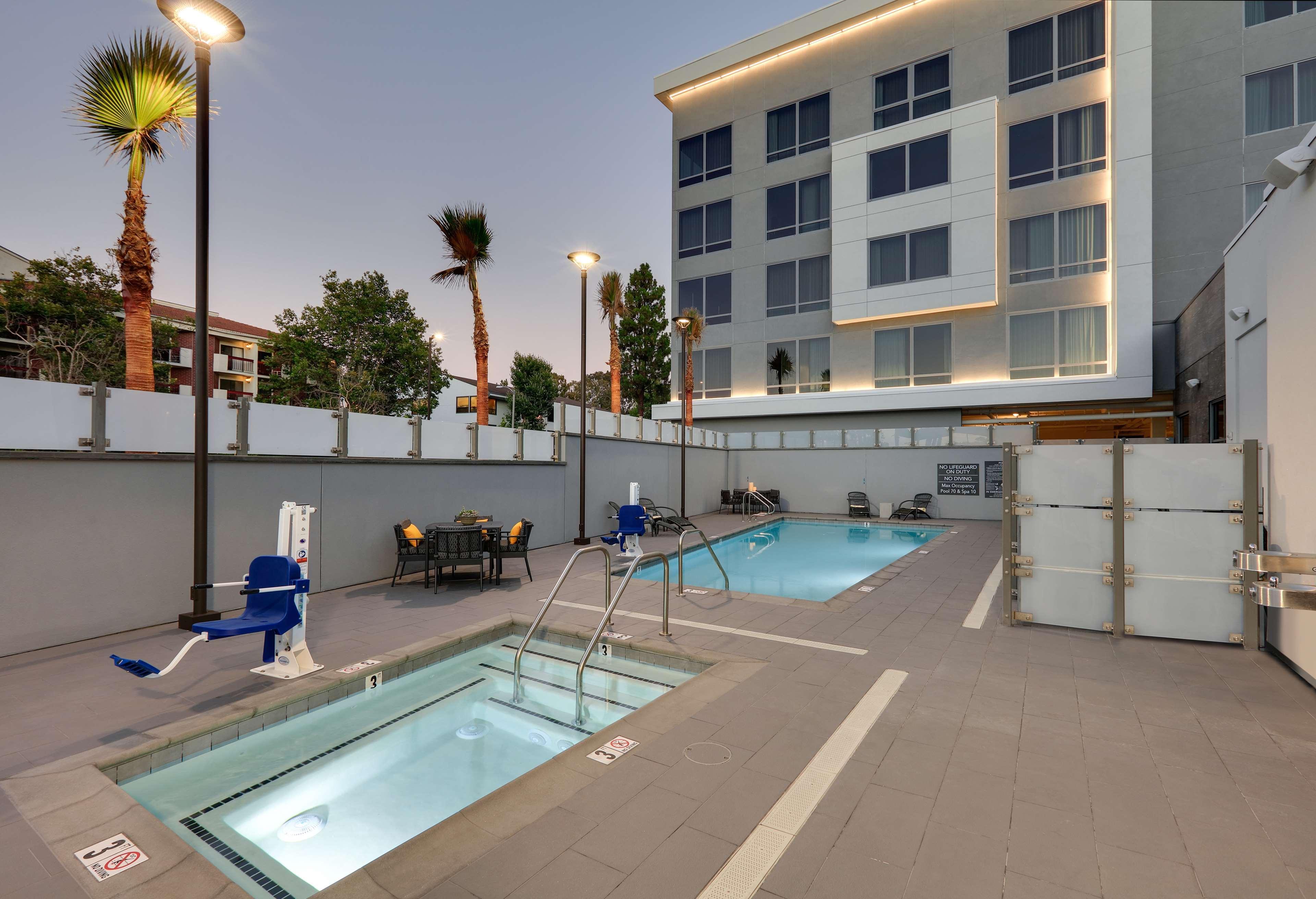 Hampton By Hilton Irvine Spectrum Hotel 3*